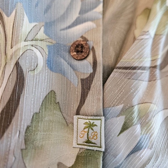 Men's Tommy Bahama 100% Silk Shirt, Size Medium - Picture 4 of 10